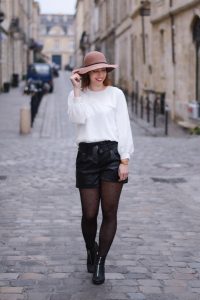 streetstyle look black and white