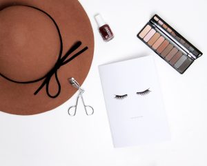 carnet eyes beauty addict