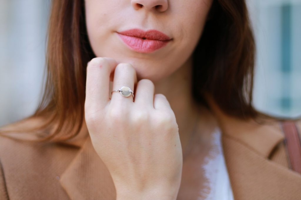 bague medaillon argent red lips