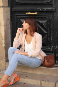 tenue printemps jean blazer rose