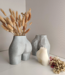 vase plantes femme nue